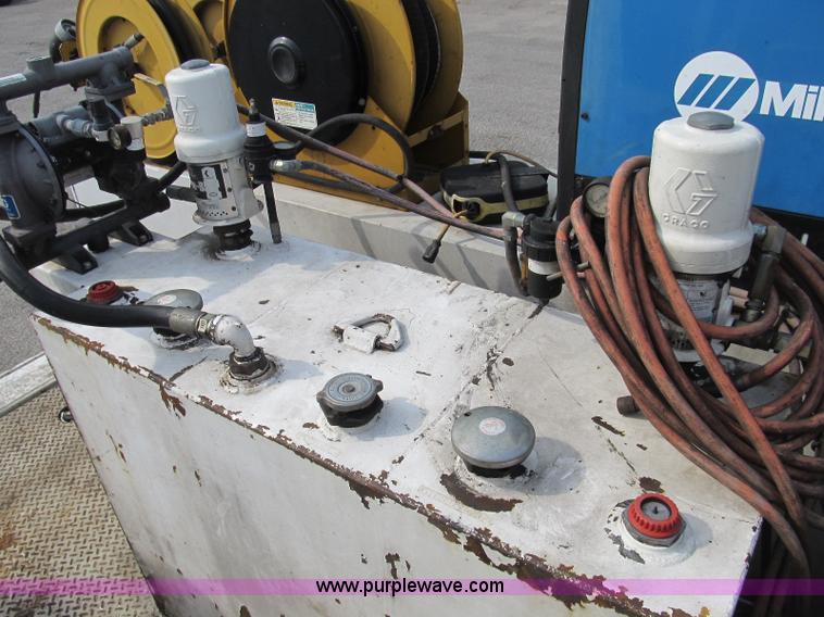 image for item B2841 2005 Ford F550 XL Super Duty service truck