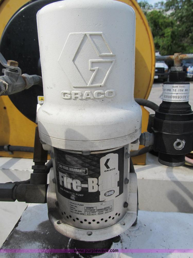 image for item B2841 2005 Ford F550 XL Super Duty service truck