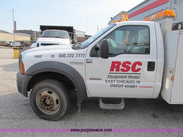 image for item B2841 2005 Ford F550 XL Super Duty service truck