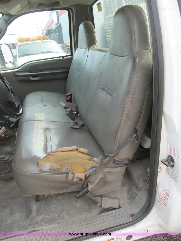 image for item B2841 2005 Ford F550 XL Super Duty service truck