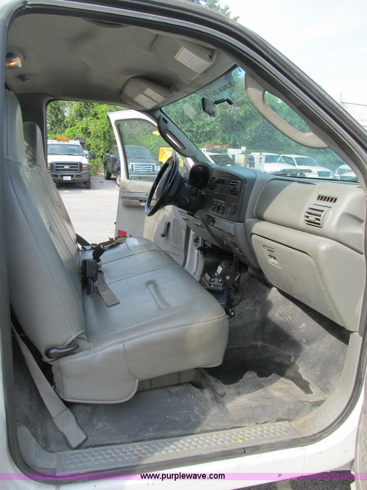 image for item B2841 2005 Ford F550 XL Super Duty service truck