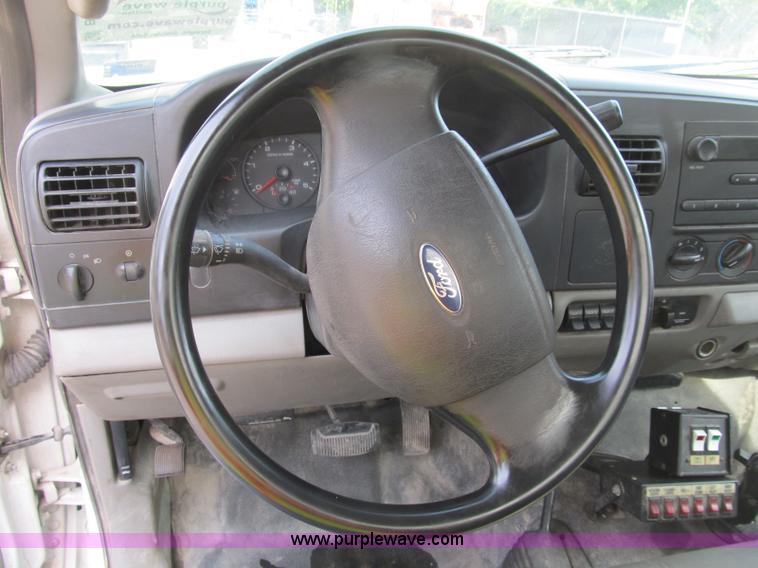 image for item B2841 2005 Ford F550 XL Super Duty service truck