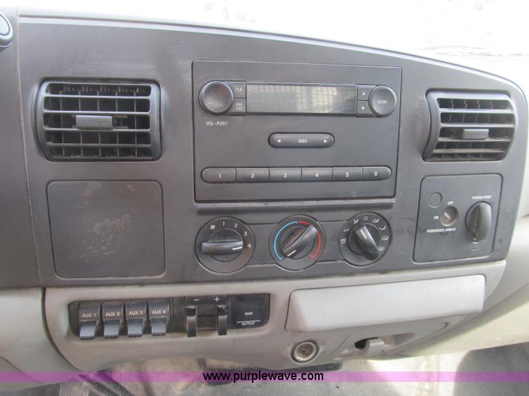 image for item B2841 2005 Ford F550 XL Super Duty service truck