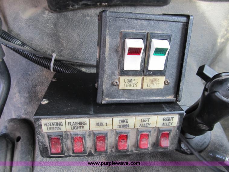 image for item B2841 2005 Ford F550 XL Super Duty service truck