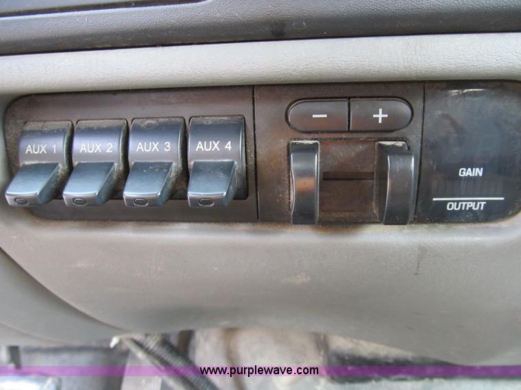 image for item B2841 2005 Ford F550 XL Super Duty service truck