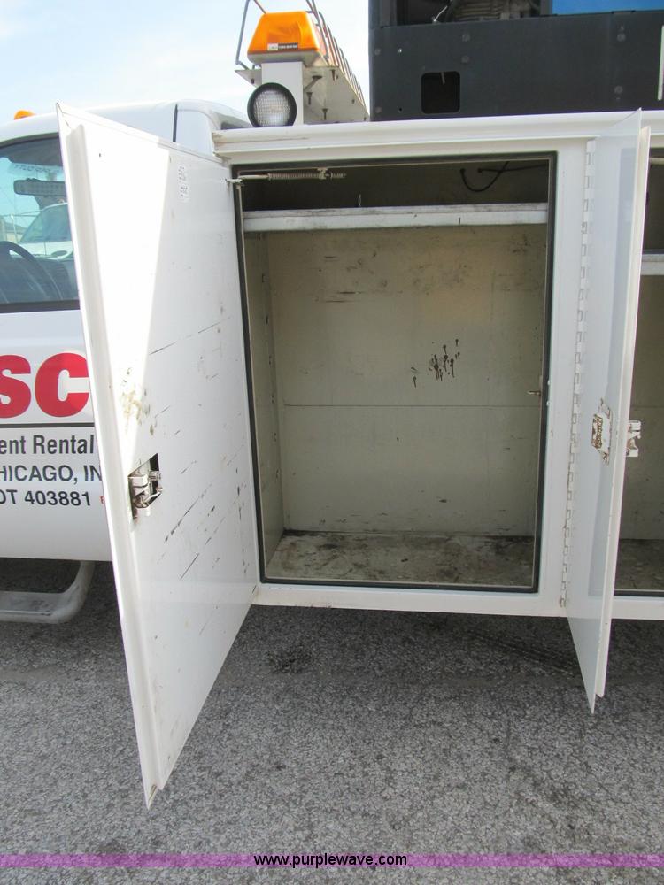 image for item B2841 2005 Ford F550 XL Super Duty service truck