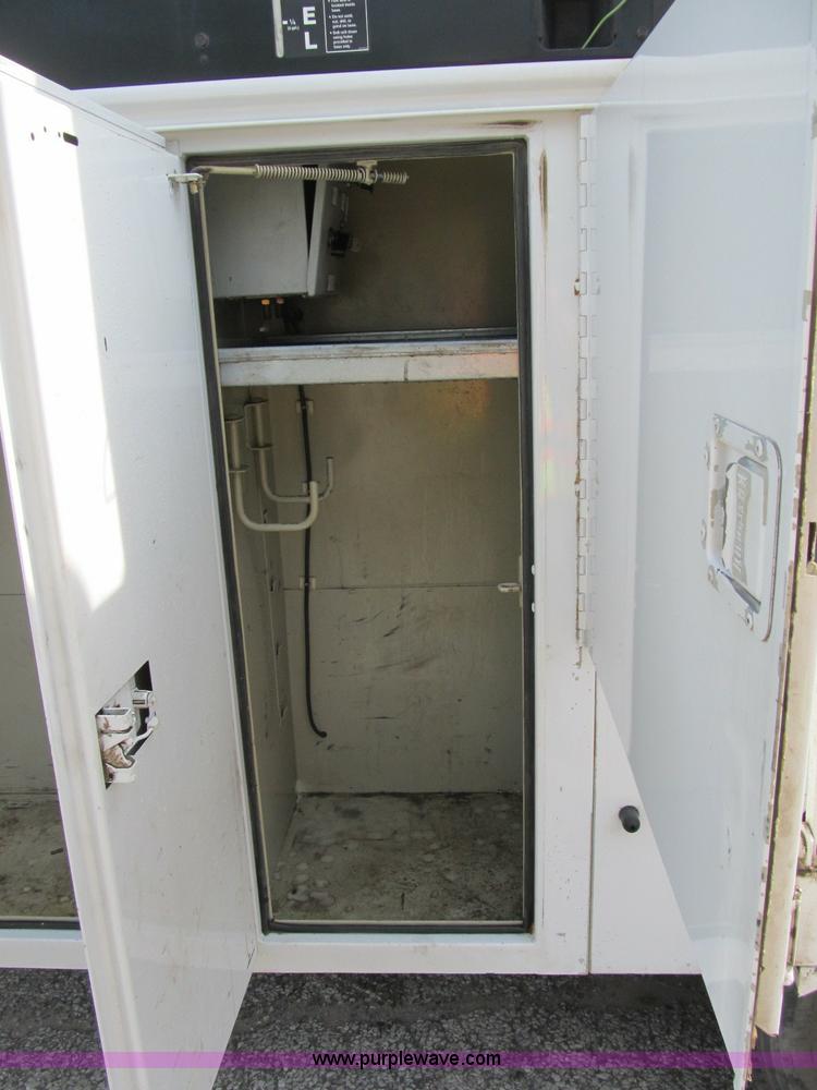 image for item B2841 2005 Ford F550 XL Super Duty service truck