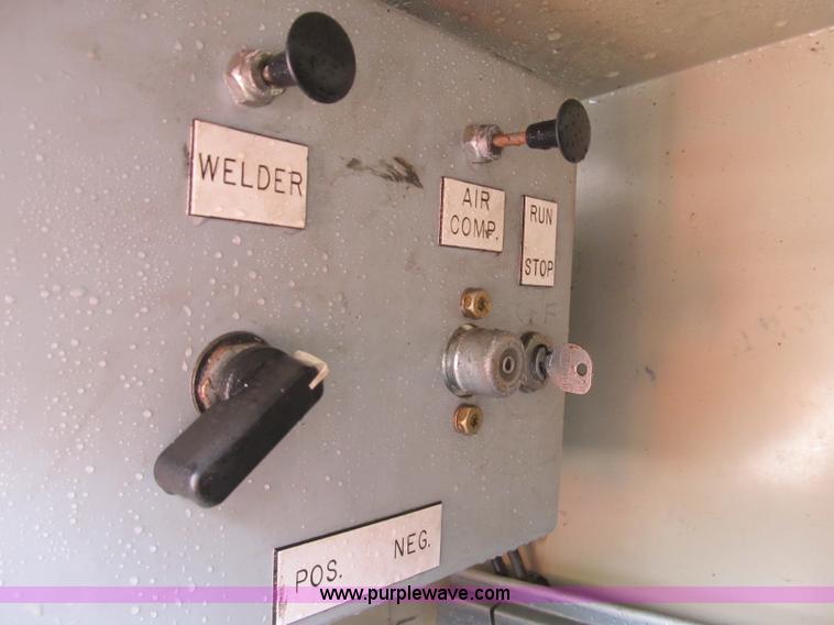 image for item B2841 2005 Ford F550 XL Super Duty service truck