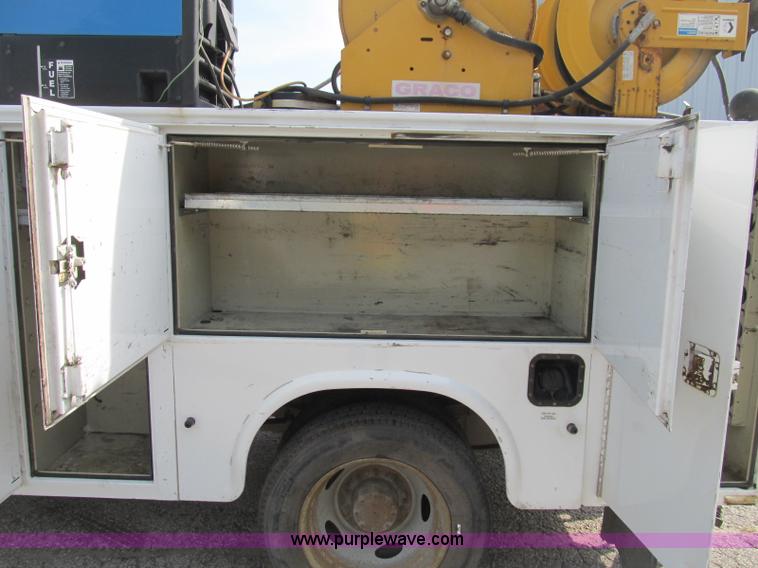 image for item B2841 2005 Ford F550 XL Super Duty service truck