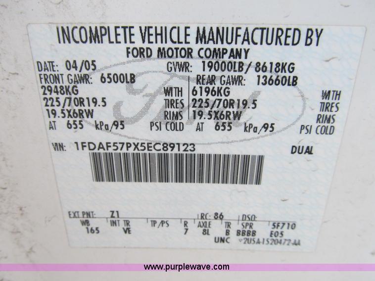 image for item B2841 2005 Ford F550 XL Super Duty service truck