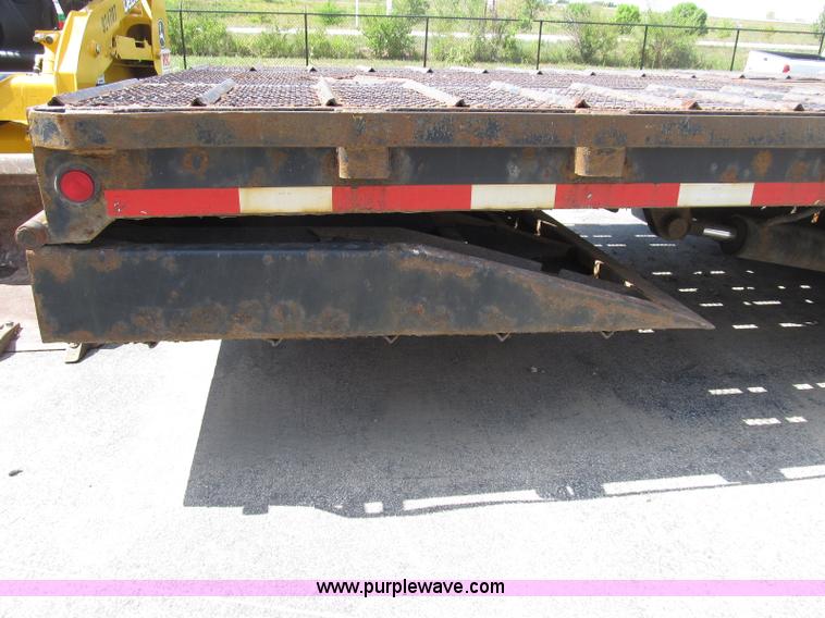 image for item B2845 2007 Ledwell Hydra-Tail 48' tilt bed trailer