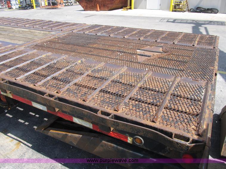 image for item B2845 2007 Ledwell Hydra-Tail 48' tilt bed trailer