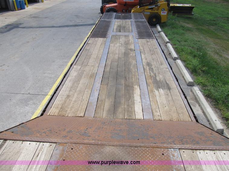 image for item B2845 2007 Ledwell Hydra-Tail 48' tilt bed trailer