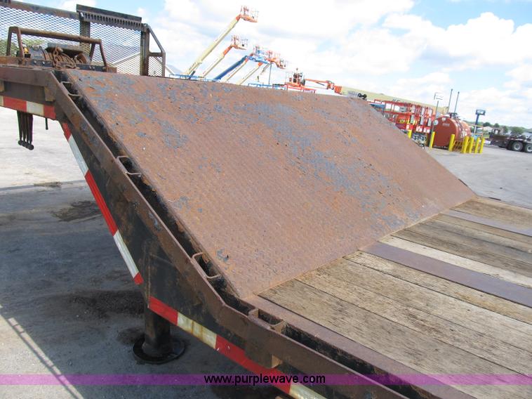 image for item B2845 2007 Ledwell Hydra-Tail 48' tilt bed trailer