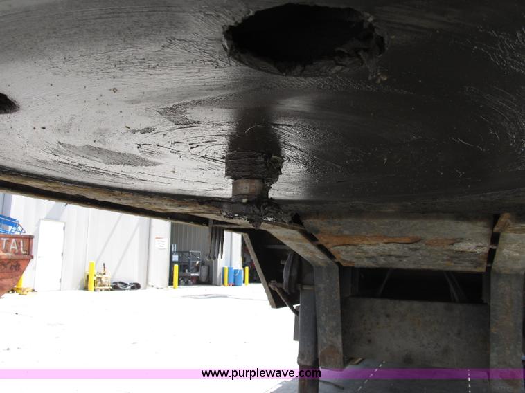 image for item B2845 2007 Ledwell Hydra-Tail 48' tilt bed trailer