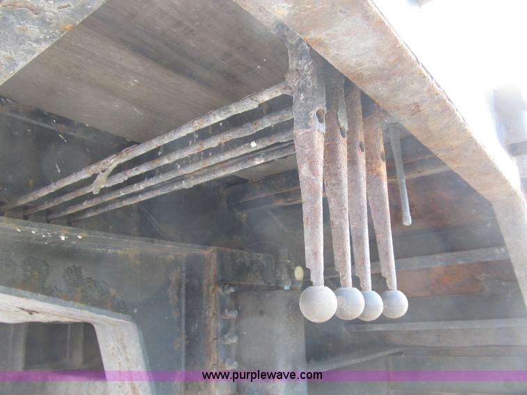 image for item B2845 2007 Ledwell Hydra-Tail 48' tilt bed trailer