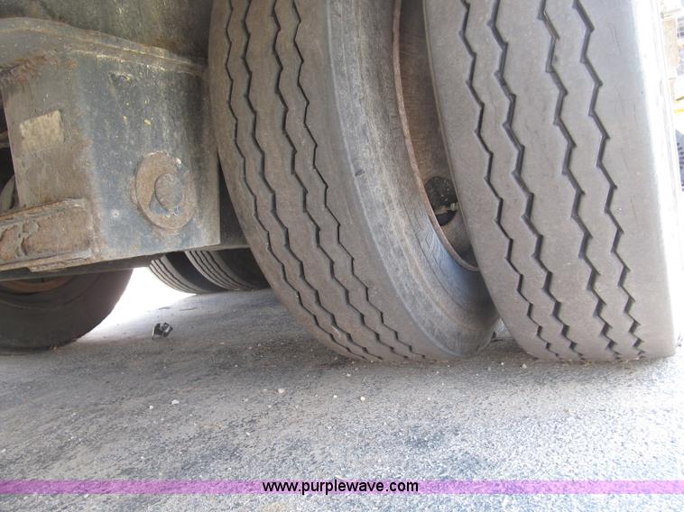 image for item B2845 2007 Ledwell Hydra-Tail 48' tilt bed trailer