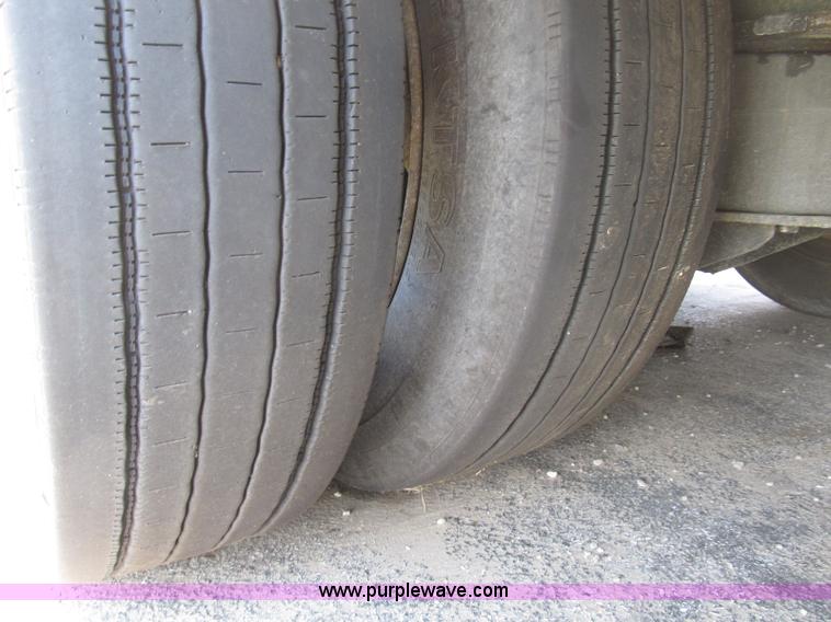 image for item B2845 2007 Ledwell Hydra-Tail 48' tilt bed trailer