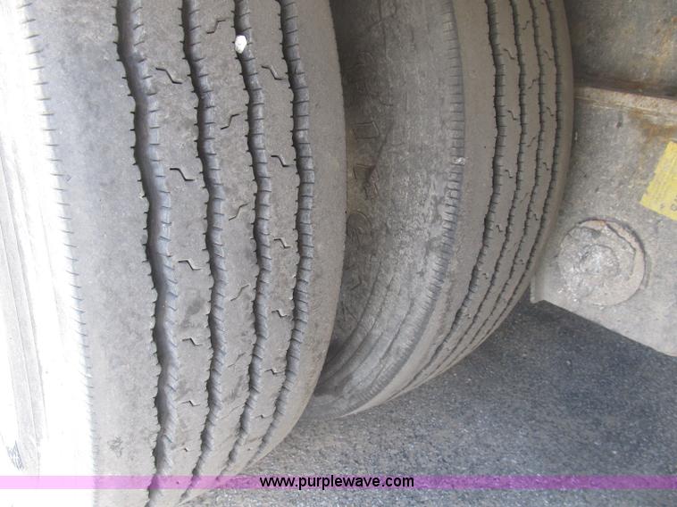 image for item B2845 2007 Ledwell Hydra-Tail 48' tilt bed trailer