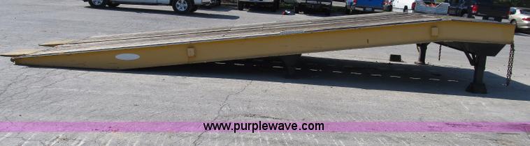 image for item B2846 2005 Ledwell LW25X120 portable loading dock