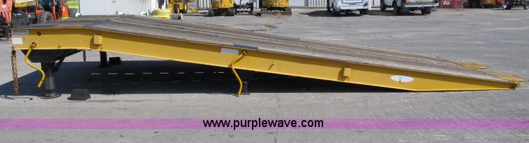 image for item B2846 2005 Ledwell LW25X120 portable loading dock