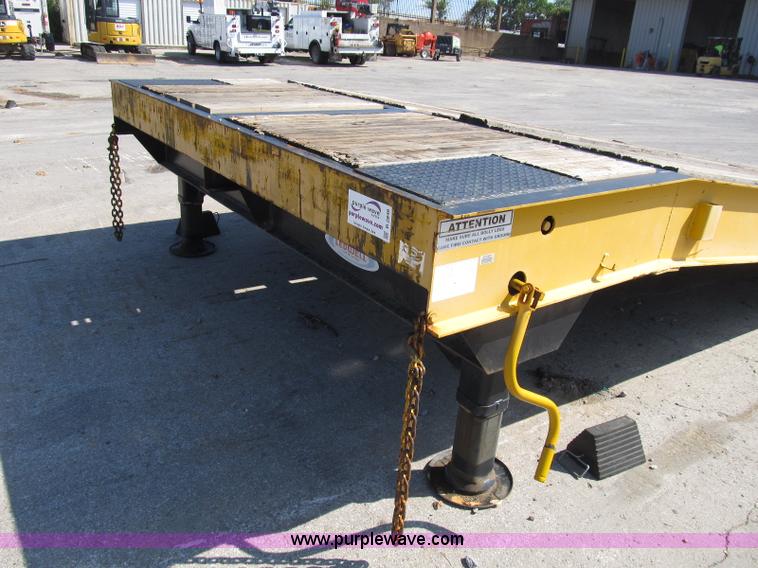 image for item B2846 2005 Ledwell LW25X120 portable loading dock