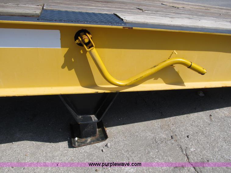 image for item B2846 2005 Ledwell LW25X120 portable loading dock