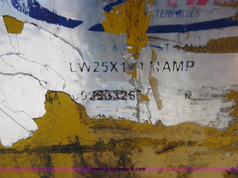 image for item B2846 2005 Ledwell LW25X120 portable loading dock
