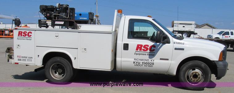 image for item B2851 2006 Ford F350 XL Super Duty service truck