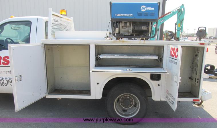 image for item B2851 2006 Ford F350 XL Super Duty service truck