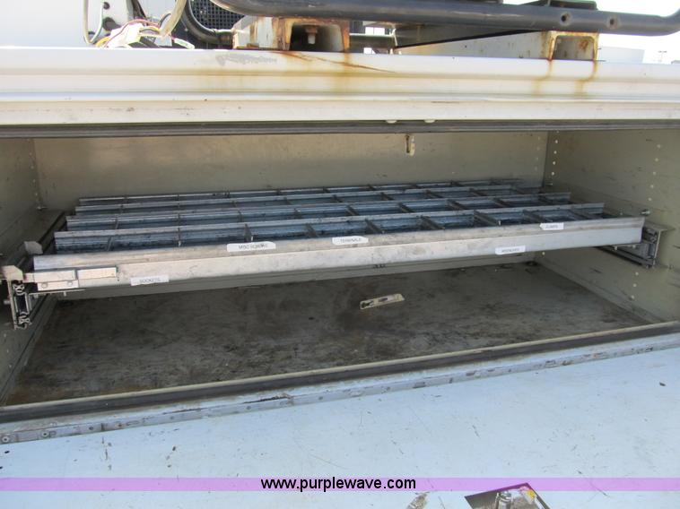 image for item B2851 2006 Ford F350 XL Super Duty service truck