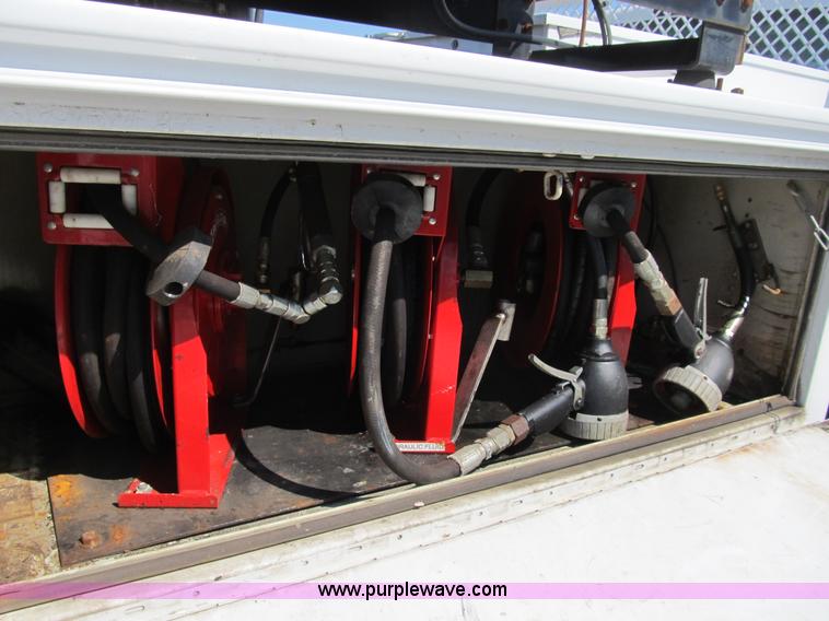 image for item B2851 2006 Ford F350 XL Super Duty service truck