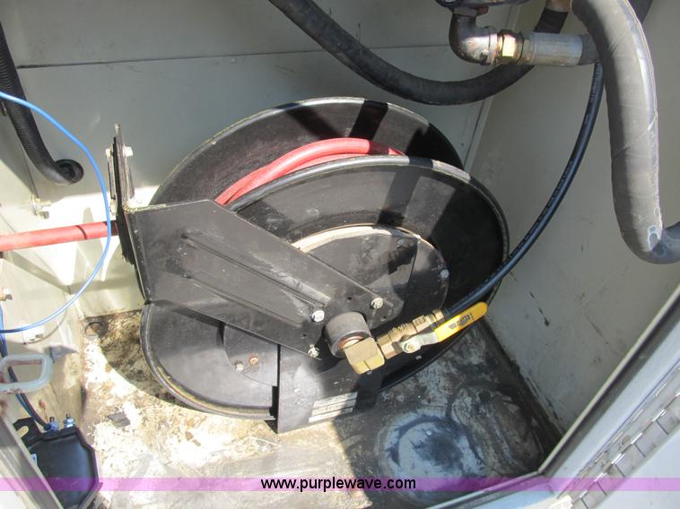 image for item B2851 2006 Ford F350 XL Super Duty service truck