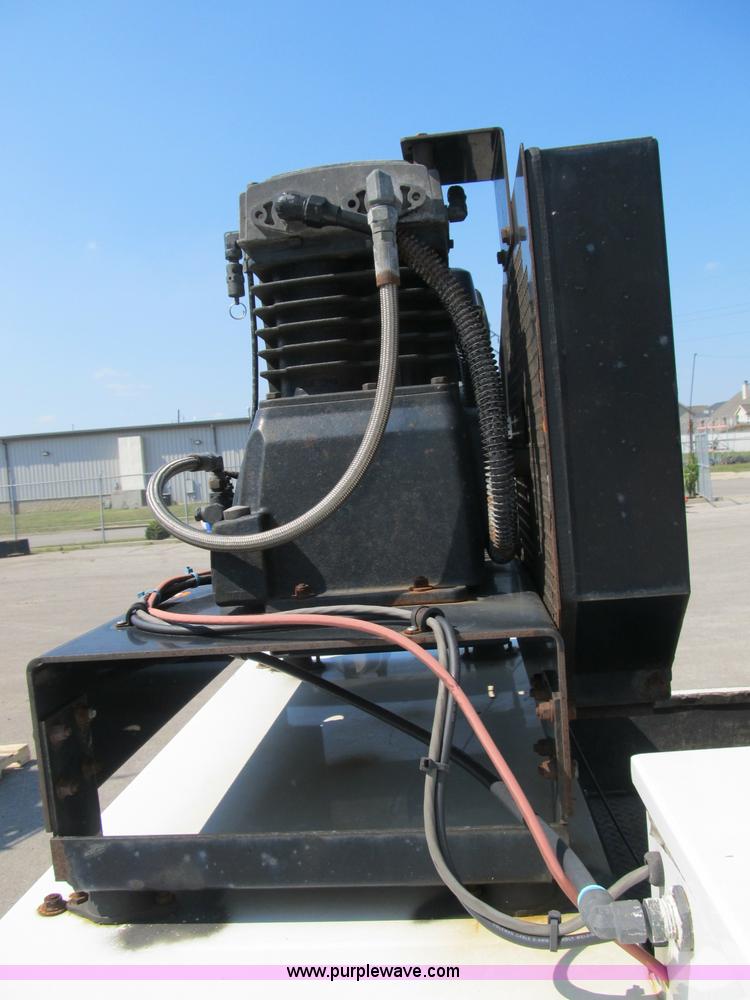 image for item B2851 2006 Ford F350 XL Super Duty service truck