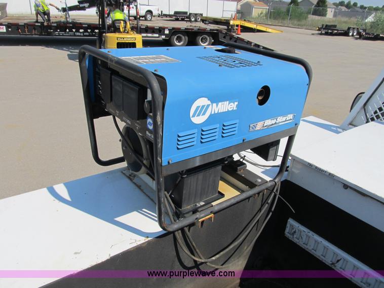 image for item B2851 2006 Ford F350 XL Super Duty service truck