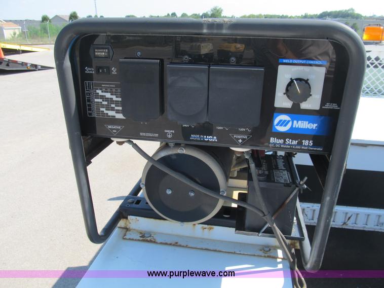 image for item B2851 2006 Ford F350 XL Super Duty service truck