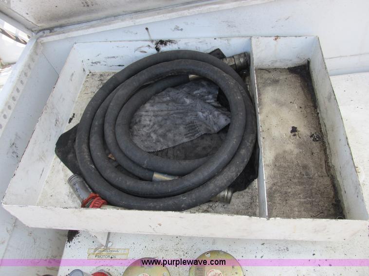 image for item B2851 2006 Ford F350 XL Super Duty service truck