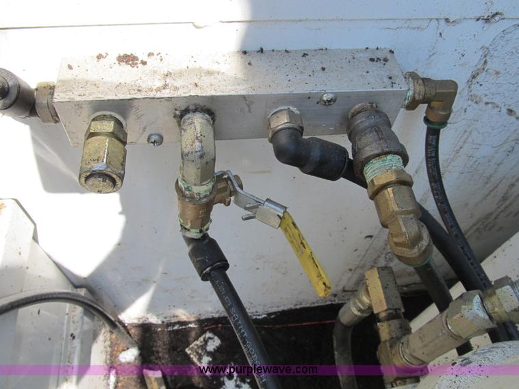 image for item B2851 2006 Ford F350 XL Super Duty service truck