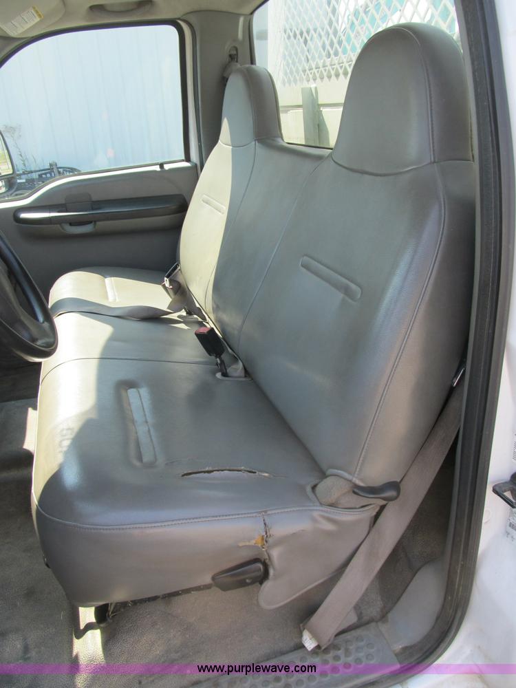 image for item B2851 2006 Ford F350 XL Super Duty service truck