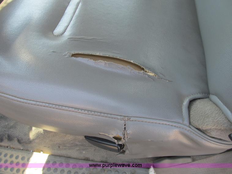 image for item B2851 2006 Ford F350 XL Super Duty service truck