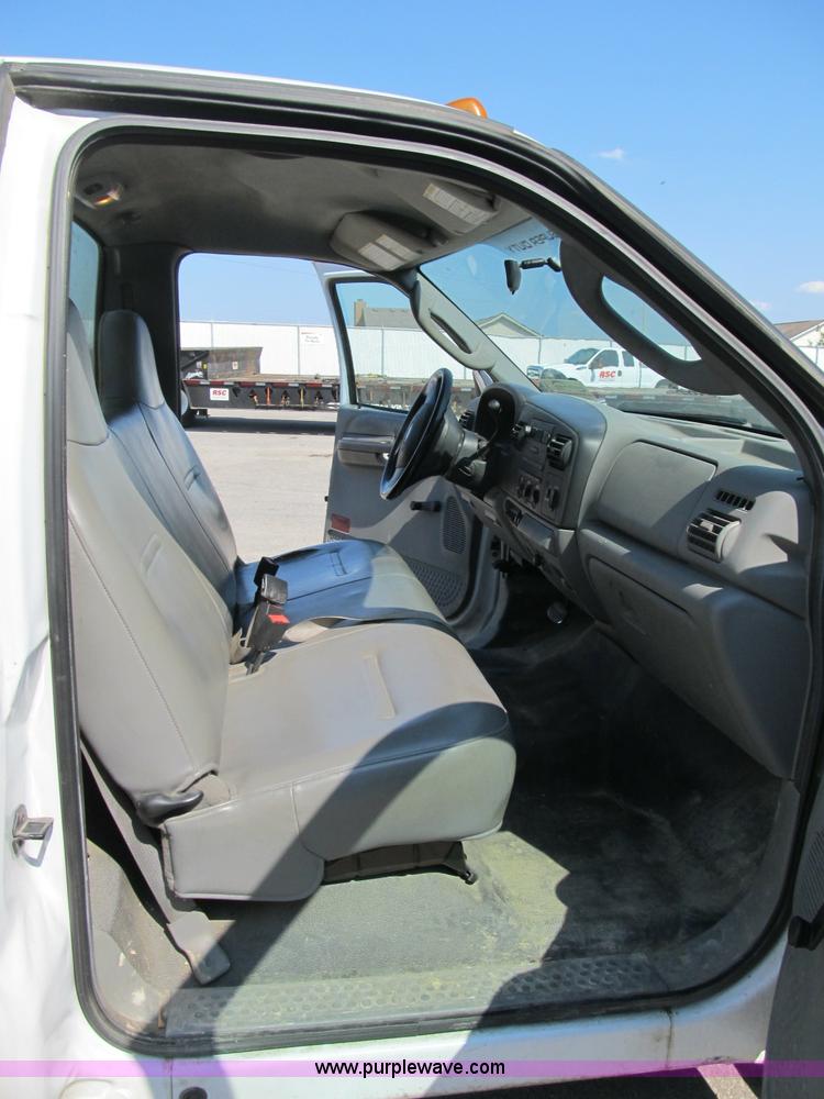 image for item B2851 2006 Ford F350 XL Super Duty service truck