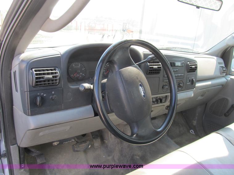 image for item B2851 2006 Ford F350 XL Super Duty service truck