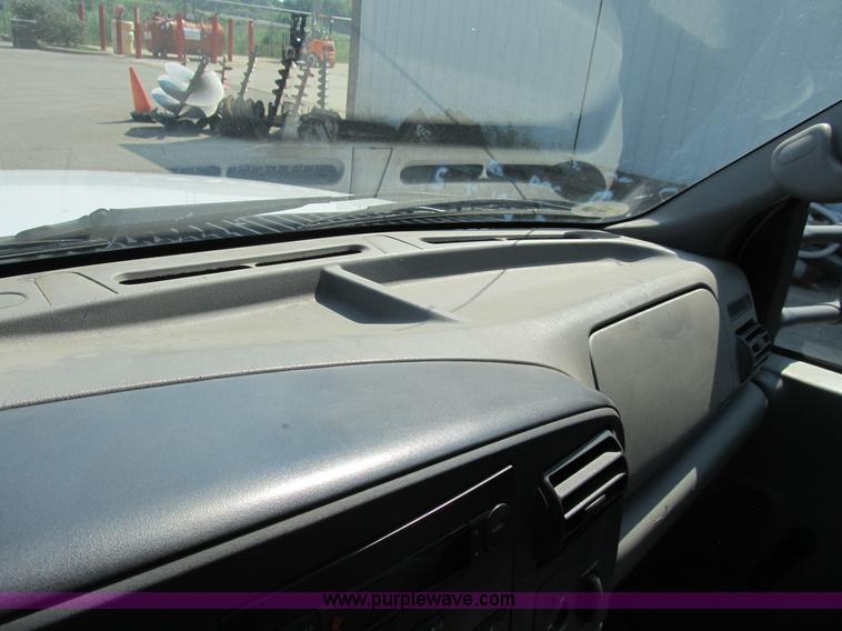 image for item B2851 2006 Ford F350 XL Super Duty service truck