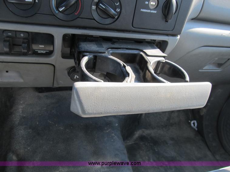 image for item B2851 2006 Ford F350 XL Super Duty service truck