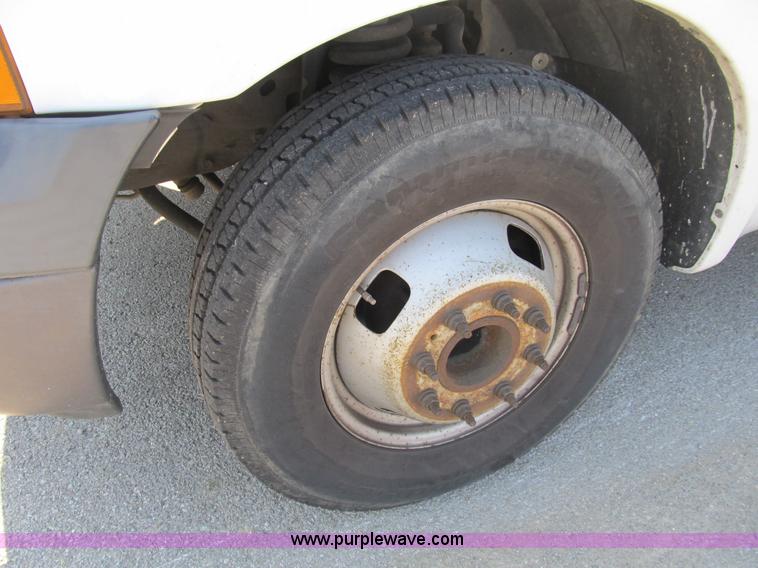 image for item B2851 2006 Ford F350 XL Super Duty service truck