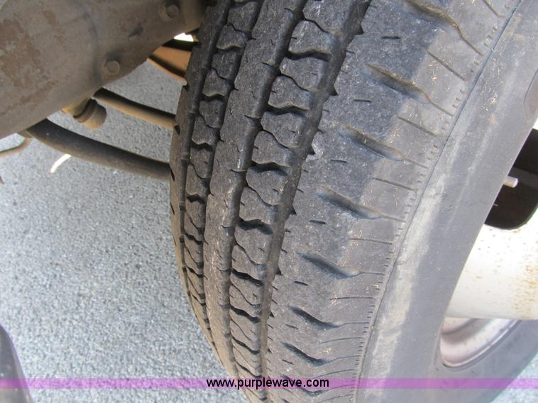 image for item B2851 2006 Ford F350 XL Super Duty service truck