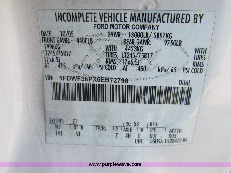 image for item B2851 2006 Ford F350 XL Super Duty service truck