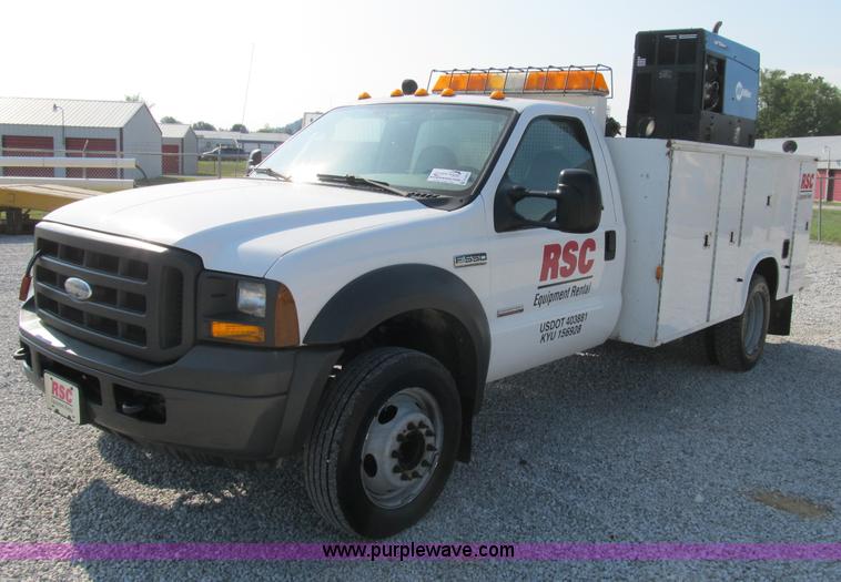 image for item B2852 2005 Ford F550 XL Super Duty service truck