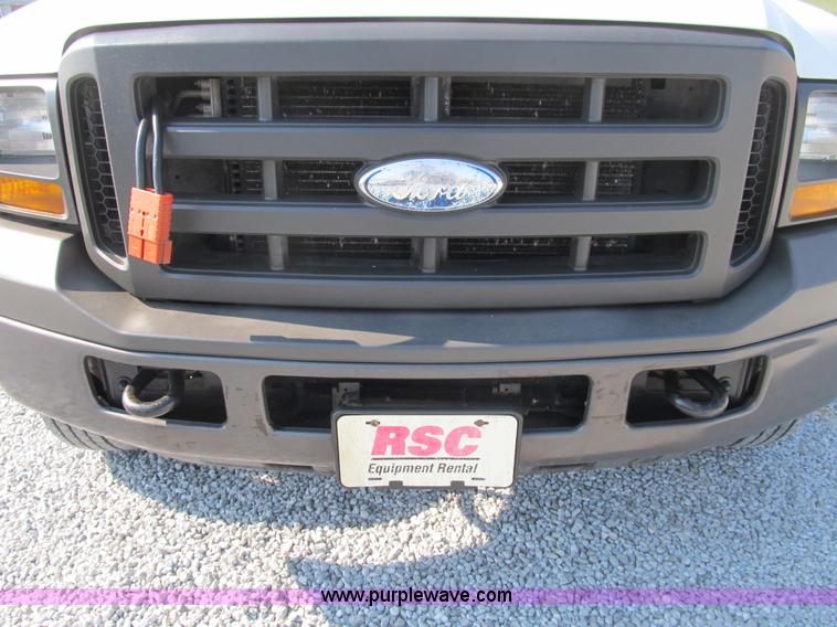 image for item B2852 2005 Ford F550 XL Super Duty service truck