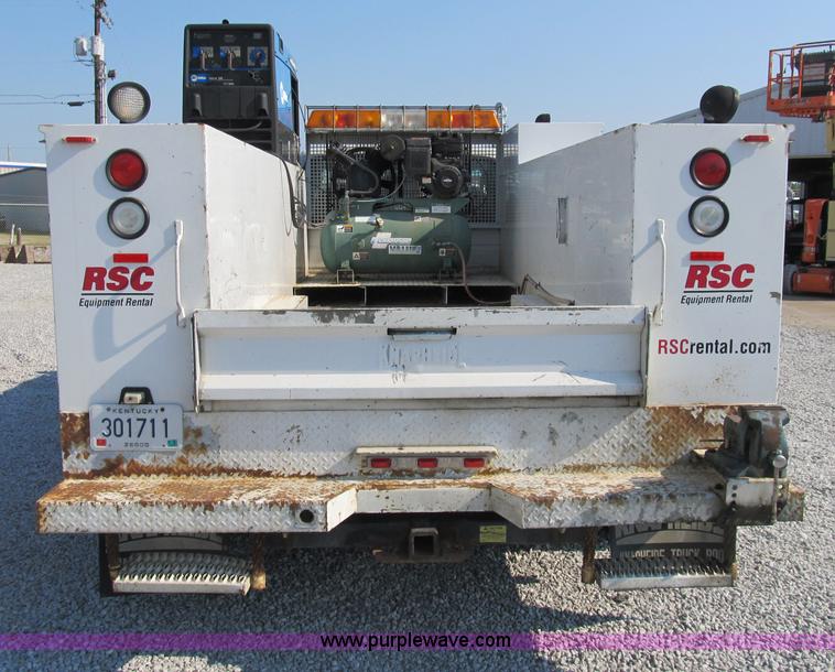 image for item B2852 2005 Ford F550 XL Super Duty service truck